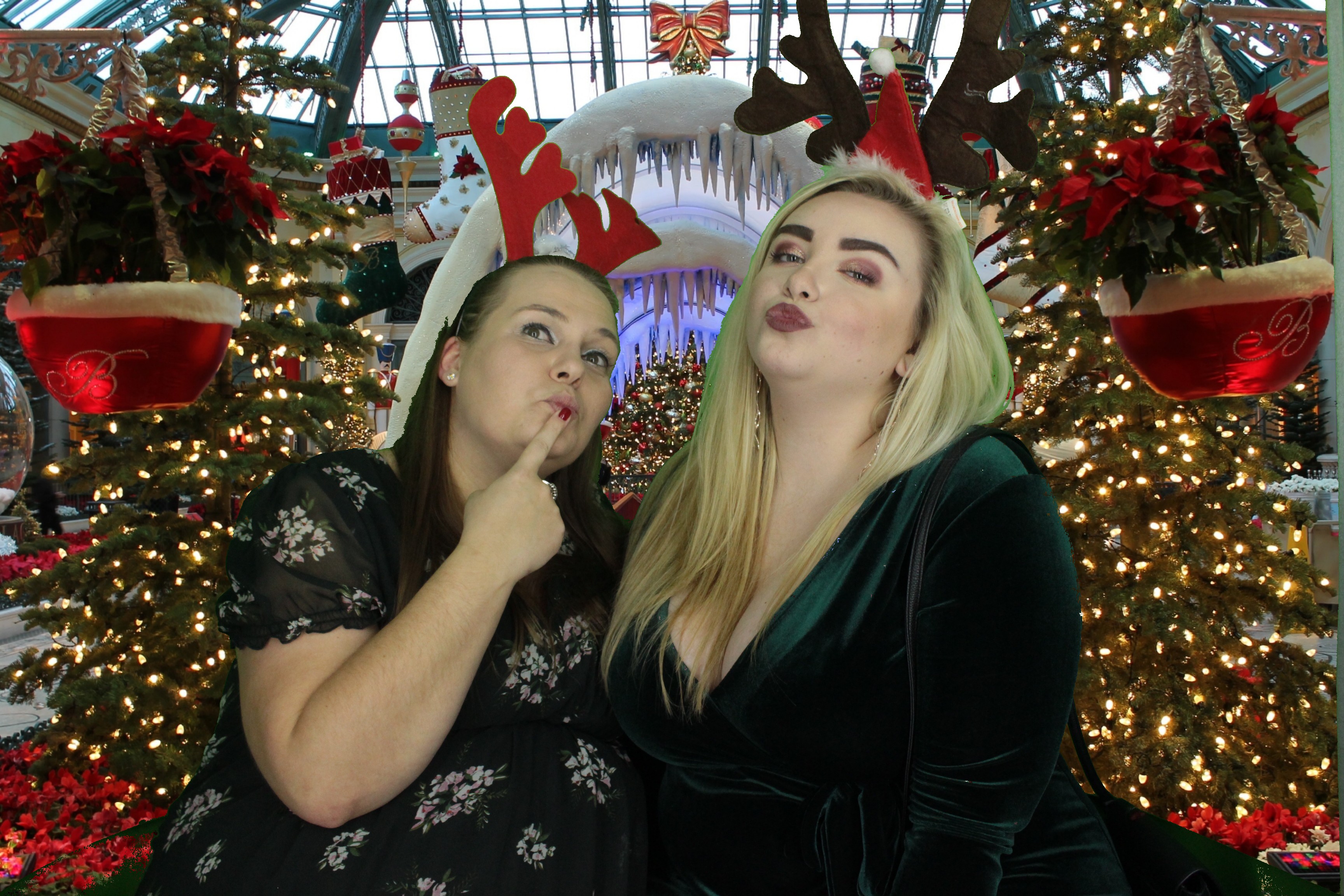 One Line Christmas Party | View more photos from the event at gallery.myphotoboothexperience.co.uk/u/MyPhotoBoothExperienceLtd/One-Line-Christmas-Party